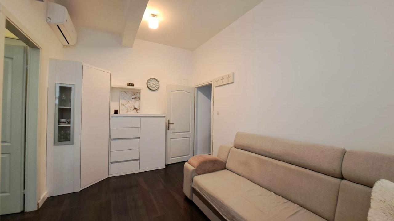 Center Apartment With Terrace And Free Parking Kaštela المظهر الخارجي الصورة